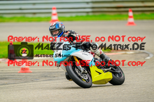 MaZZes_Fotomatrix_20241002_6007705_8952 | GELB