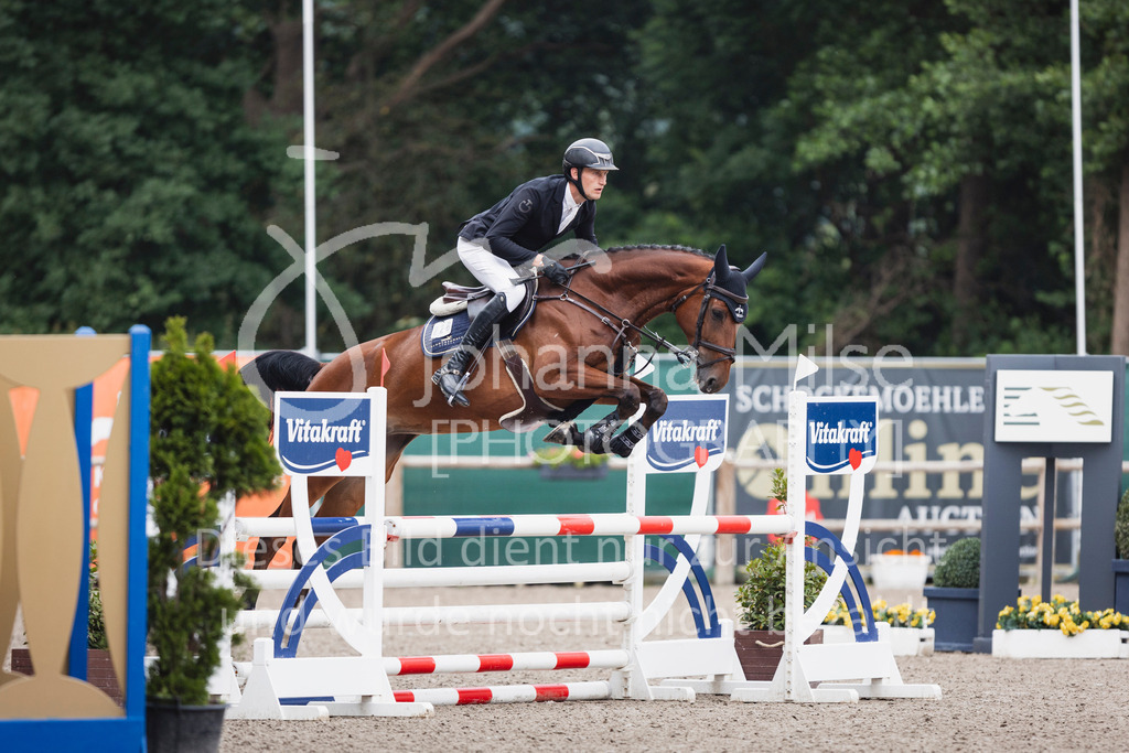 250610_Mühlen_SprPf-A2-221 | Deine schönsten Turniermomente als professionelle Fotos! Entdecke hochwertige Pferdesport-Fotografie im Online-Shop. Jetzt Fotos finden & bestellen!