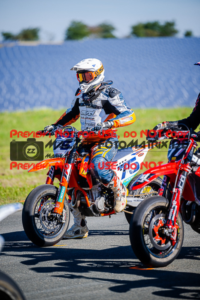 MaZZes_FotoMatrix_220904_3509 | UE40