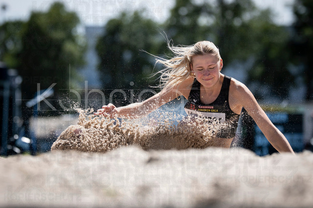 Juniorengala 2026; Mannheim, 13.06.2026 | MANNHEIM, GERMANY - JUNE 13, 2026 : Vivienne Kreuzer (SUI/Switzerland) competing in the women’s triple jump during the Juniorengala 2026 at Michael-Hoffmann-Stadion on June 13, 2026 in Mannheim, Germany.