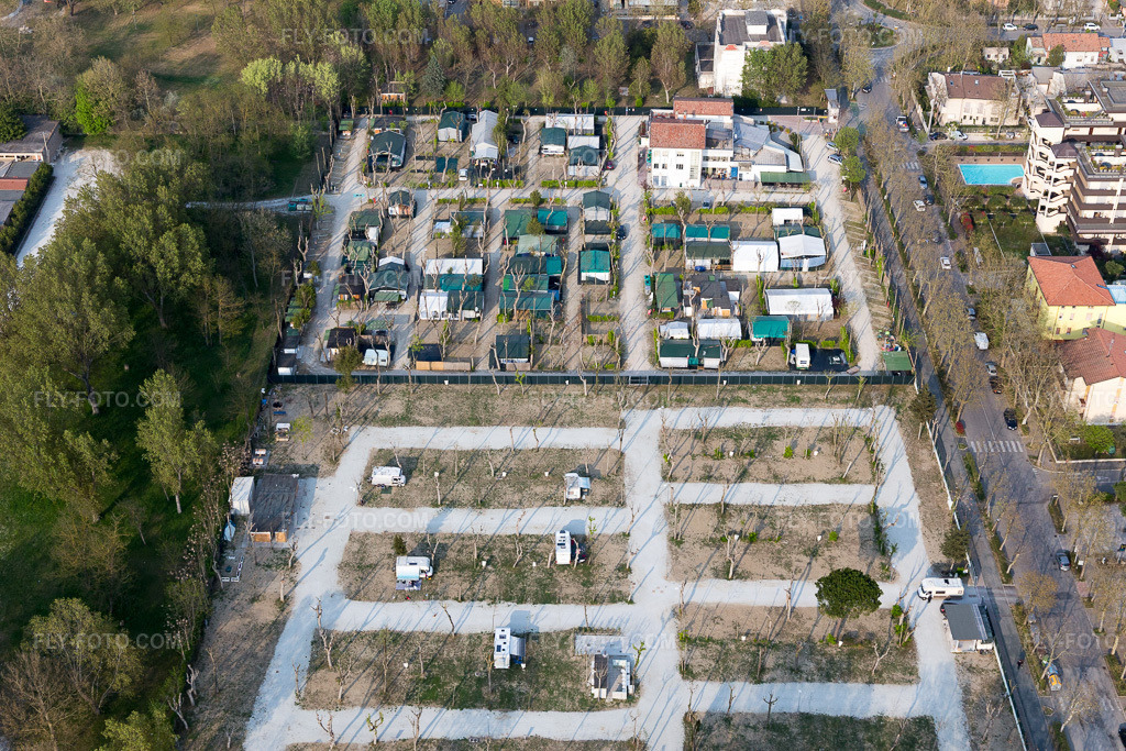 Aerial view: View of the town in Cesenatico in the state Forlì-Cesena, Italy. – Photo: IMG_098447.jpg taken on 04/05/2017 by Werner Riehm/FLY-FOTO.com – Resolution of the original: 5472 x 3648 px