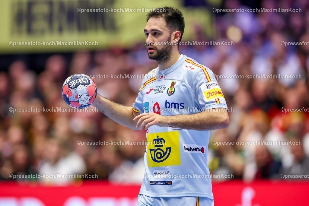 EHF19012602155 | 19.01.2026, Handball, Men's EHF EURO 2026, Deutschland - Spanien, Jyske Bank Boxen in Herning, Dänemark, Preliminary Round:  Ian Tarrafeta Serrano (Espania #09) 