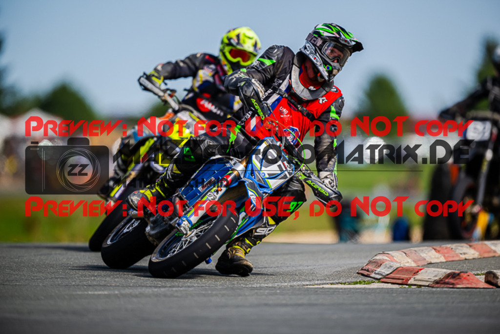 MaZZes_FotoMatrix_220903_3249 | UE40