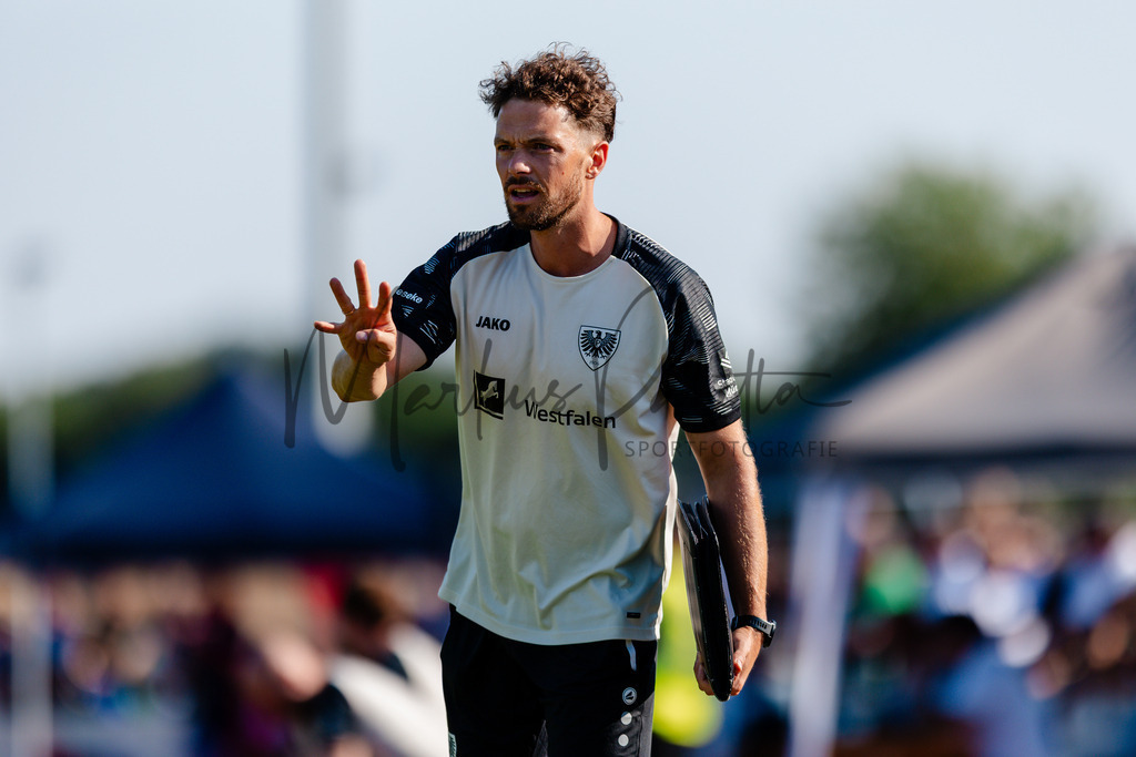 Testspiel, Saison 2026/27: SC Preußen Münster - Kickers Emden | Billerbeck, 10.07.2026: Testspiel, SC Preußen Münster gegen Kickers Emden auf der Anlage des DJK Billerbeck in Billerbeck. Foto: sportfotografie.ms | Markus Paletta - Realisiert mit Pictrs.com