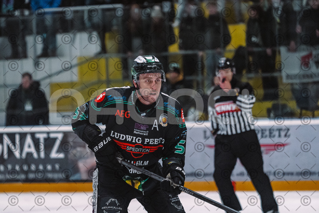 Alligators_vs_Riessersee_03_02_2026-42 | Höchstadt Alligators Fotogalerie: Eishockey-Action aus Franken. Professionelle Spielfotos, Portraits & Stadionbilder zum Download. Jetzt entdecken! - Realisiert mit Pictrs.com