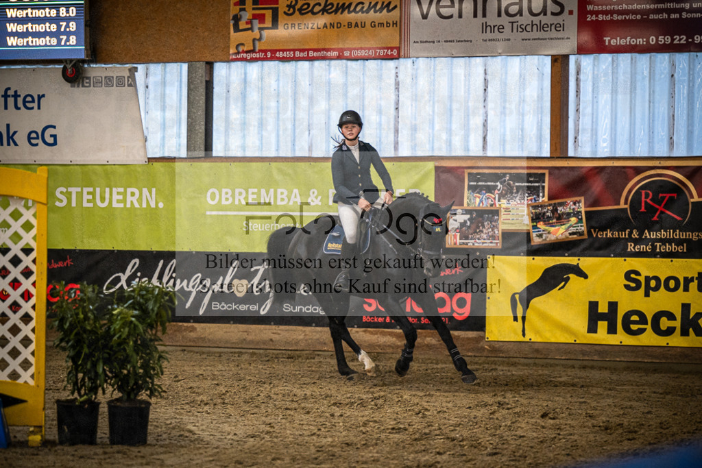 DOS_1043 | Entdecke hochwertige Reitturnierfotos von Foto Oger. Professionell, emotional und authentisch – jetzt Lieblingsmomente im Shop bestellen.Deutschlandweite Turnierfotografie. - Realisiert mit Pictrs.com