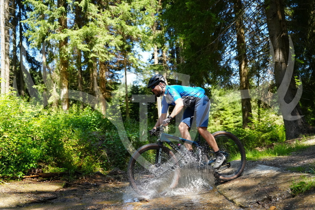 FC101878 | Fotogalerie der Treibjagd im Dunkelwald - Dein MTB Etappenrennen im Erzgebirge - Realisiert mit Pictrs.com