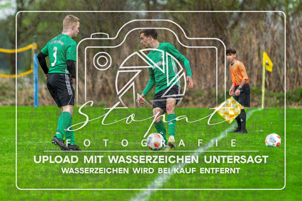 DZC_1057-Verbessert-RR | Herren Kreisliga HK Spiel zwischen FG Fulde-Stellichte und TSV Wietzendorf im Fulder Zentralstadion, Fulde (Simon Paul Stopat) - Realisiert mit Pictrs.com
