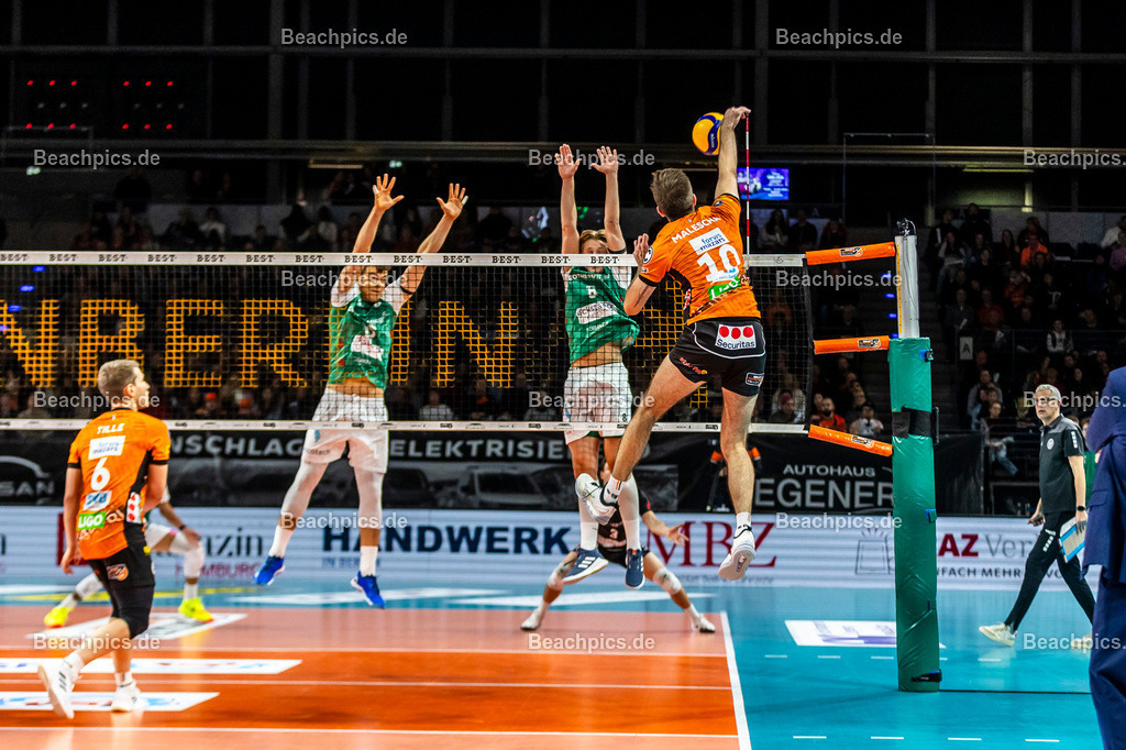 2024-00111628-Bundesliga-BR-Volleys-Haching-München |  16.11.2024; Berlin Foto: Gerold Rebsch - www.beachpics.de