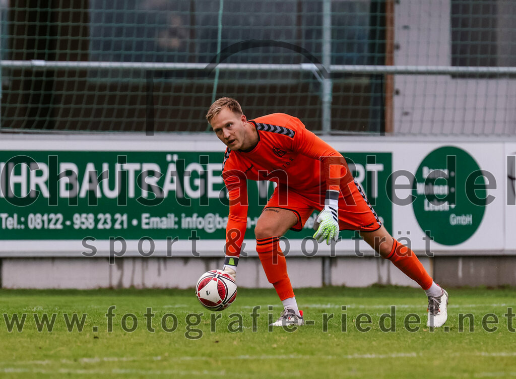2023-07-28_097_FC_Schwaig_gegen_TSV_1860_Rosenheim | Oberding, Deutschland, 28.07.2023:
Fußball, Landesliga Südost 2023 / 2024, 3. Spieltag, FC Schwaig gegen TSV 1860 Rosenheim, Endergebnis: 1:1

Torwart Franz Hornof (FC Schwaig, #1)

Foto: Christian Riedel / fotografie-riedel.net