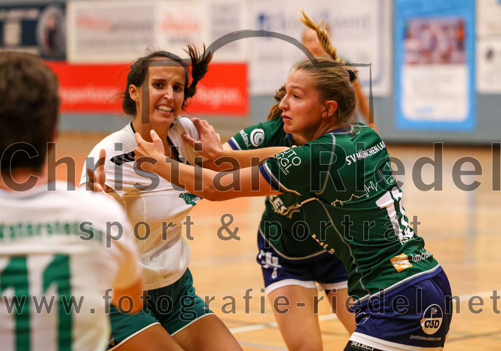 2023-09-16_060_TSV_Vaterstetten_gegen_SV_Muenchen_Laim | Baldham, Deutschland, 16.09.2023:
Handball, Bayernliga Frauen Staffel Süd 2023 / 2024, 1. Spieltag, TSV Vaterstetten gegen SV München Laim, Endergebnis: 23:34

Katrin Eisch (TSV Vaterstetten, #33), Franziska Neumaier (SV München Laim, #12)

Foto: Christian Riedel / fotografie-riedel.net
