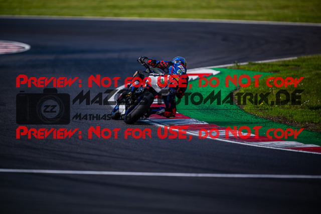 MaZZes_FotoMatrix_220507_94720 | Fotograf Mathias Schmid
Sportfotograf,
Eventfotograf,
Hochzeitsfotograf,
Portraitfotograf