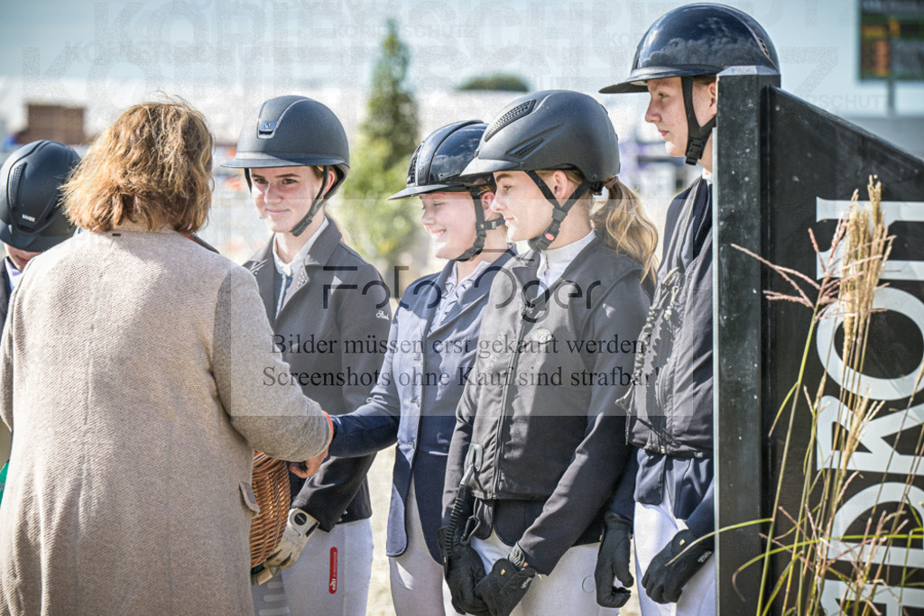 DOS_0045 | Entdecke hochwertige Reitturnierfotos von Foto Oger. Professionell, emotional und authentisch – jetzt Lieblingsmomente im Shop bestellen.Deutschlandweite Turnierfotografie. - Realisiert mit Pictrs.com