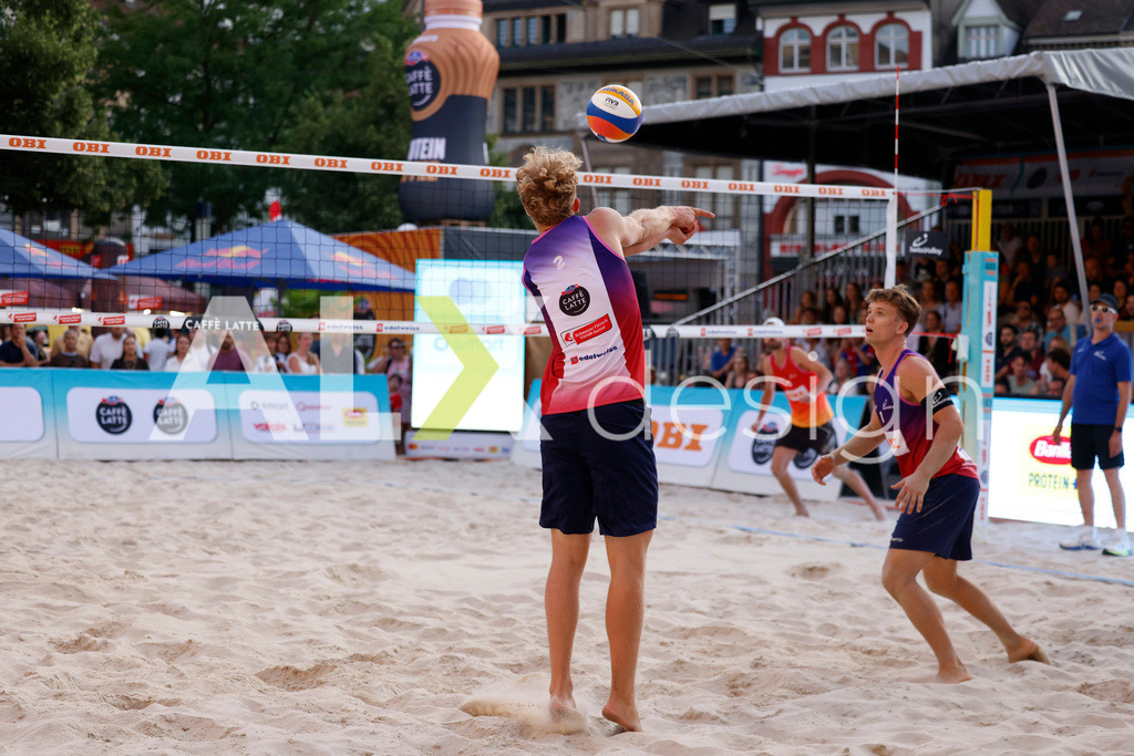 Obi BeachTour 2026 - Basel | BASEL, SWITZERLAND - JULY 18: MATHIS KÄLIN (SUI) during the Obi BeachTour 2026 match between MASSEREY / SCHNEGG (SUI) and BREER / KÄLIN (SUI) at Barfüsserplatz on July 18, 2026 in Basel, Switzerland. - Realisiert mit Pictrs.com