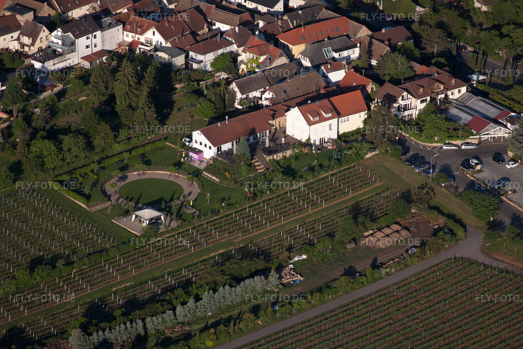 Luftbild: Netts Landhaus Loblocher Hof im Ortsteil Gimmeldingen in Neustadt im Bundesland Rheinland-Pfalz in Deutschland. Foto: IMG_64646.jpg vom 04.05.2014 durch Werner Riehm/FLY-FOTO.de