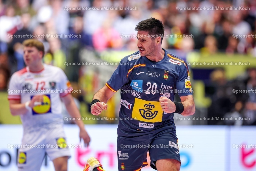 EHF17012601073 | 17.01.2026, Handball, Men's EHF EURO 2026, Österreich - Spanien, Jyske Bank Boxen in Herning, Dänemark, Preliminary Round:  Abel Serdio Guntín (Espania #20)  jubelnd