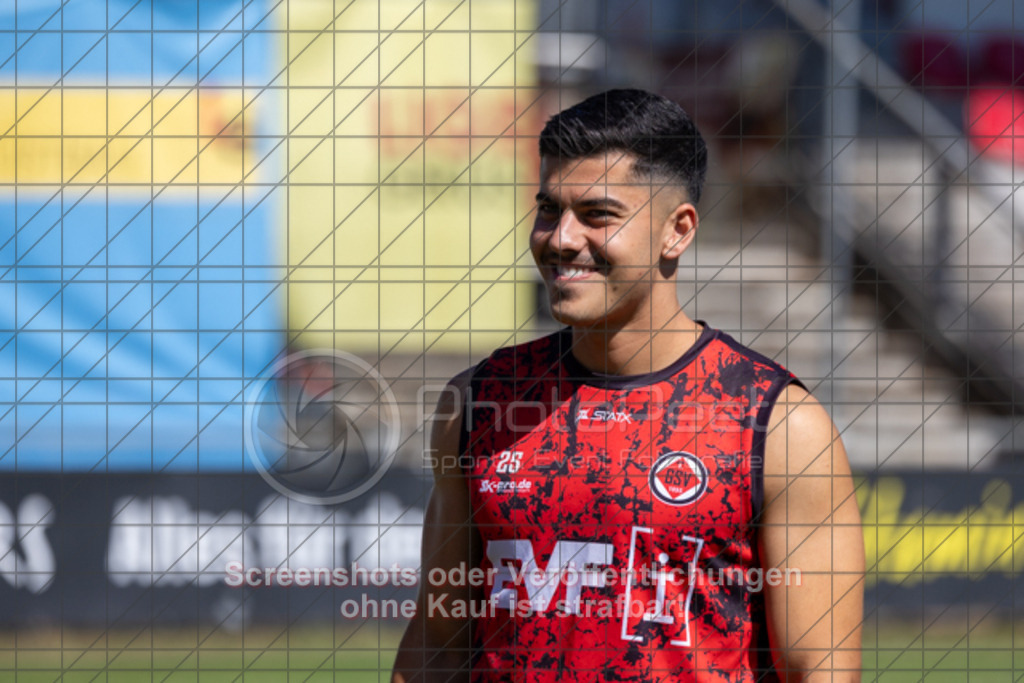 20250629_102540_0023 | #,1.Göppinger SV, Fussball, Oberliga BW - Trainingsauftakt, Saison 2025/2026, Rasensportplatz Stadion SV Göppingen, Hohenstaufenstr. 116, 73033 Göppingen, 29.06.2025 - 10:30 Uhr,Foto: PhotoPeet-Sportfotografie/Peter Harich