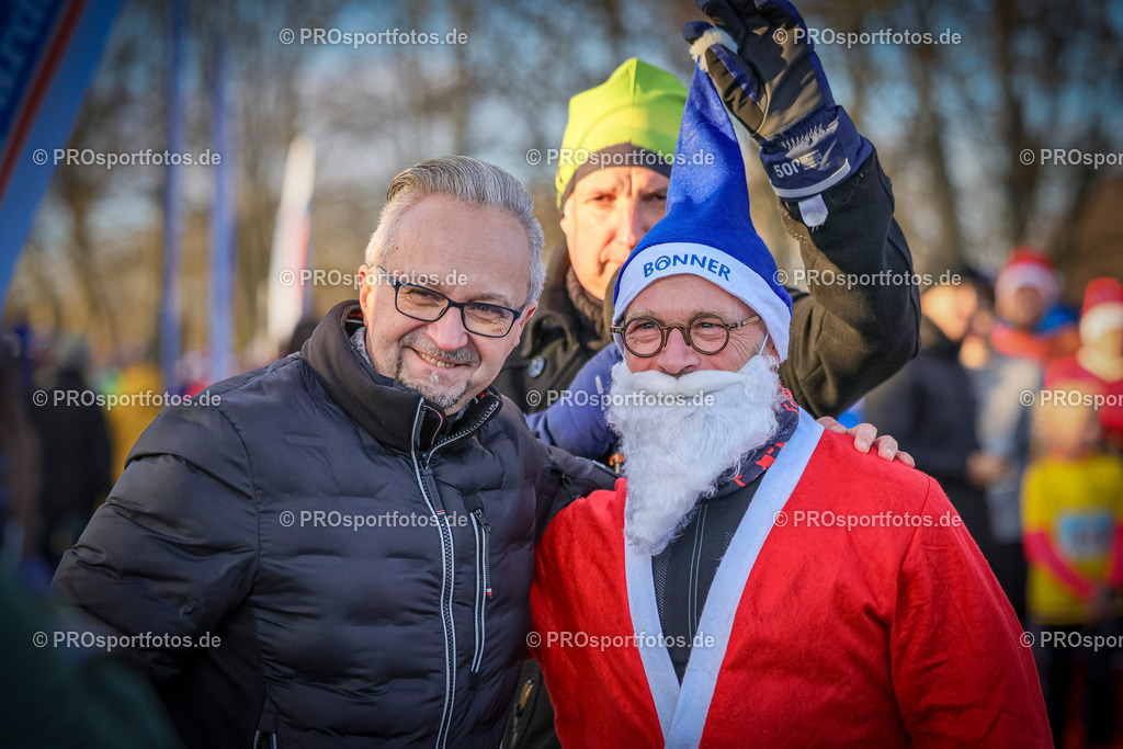 6. Bonner Nikolauslauf; Bonn, 14.12.2025 | Impressionen vom 6. Bonner Nikolauslauf am 14.12.2025 in Bonn (Nordrhein-Westfalen). 