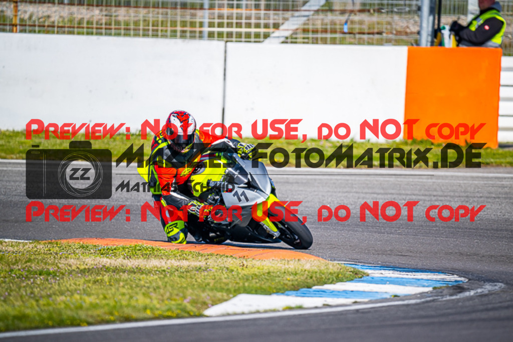 MaZZes_FotoMatrix_230410_5347 | ROT