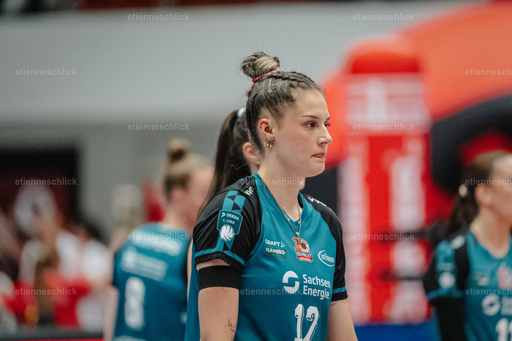 Dresdner SC - Binder Blaubären TSV Flacht, DEKRA 1. Bundesliga Frauen, Volleyball | Im Bild: Mette Marleen Pfeffer (12, Dresdner SC)24.10.2026, Dresdner SC -  Binder Blaubären TSV Flacht, DEKRA 1. Bundesliga Frauen, Volleyball, Deutschland, Dresden, Cyberport Arena