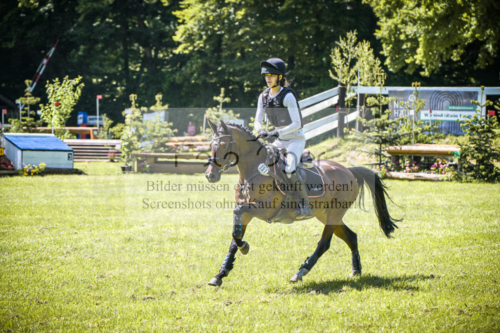 DOS_3981 | Entdecke hochwertige Reitturnierfotos von Foto Oger. Professionell, emotional und authentisch – jetzt Lieblingsmomente im Shop bestellen.Deutschlandweite Turnierfotografie. - Realisiert mit Pictrs.com