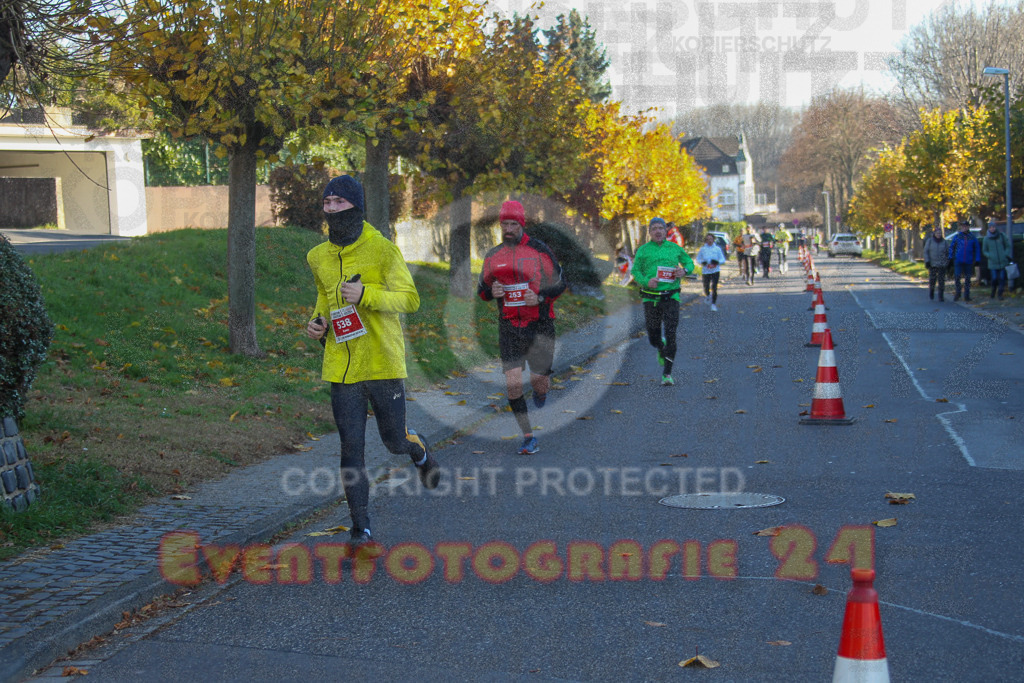 241201_1228_EV4_2575 | Sportfotografie im Rhein-Sieg Kreis, Köln, Bonn, NRW, Rheinland Pfalz, Hessen, etc. Unser Tätigkeitsfeld umfasst den Laufsport vom Volkslauf über den Marathon, Duathlon, Triathon bis zum Ultralauf wie Kölnpfad Ultra oder Schindertrail.