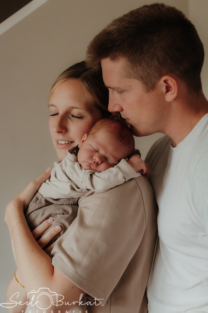 20250910-IMG_9682 | Authentische, natürliche und emotionale Fotoshootings auf der Nordseeinsel Föhr. Als Fotografin halte ich deine schönsten Momente in einzigartigen Neugeborenen-, Familien-, Paar- und Einzelshootings fest. Jetzt einen Termin vereinbaren!