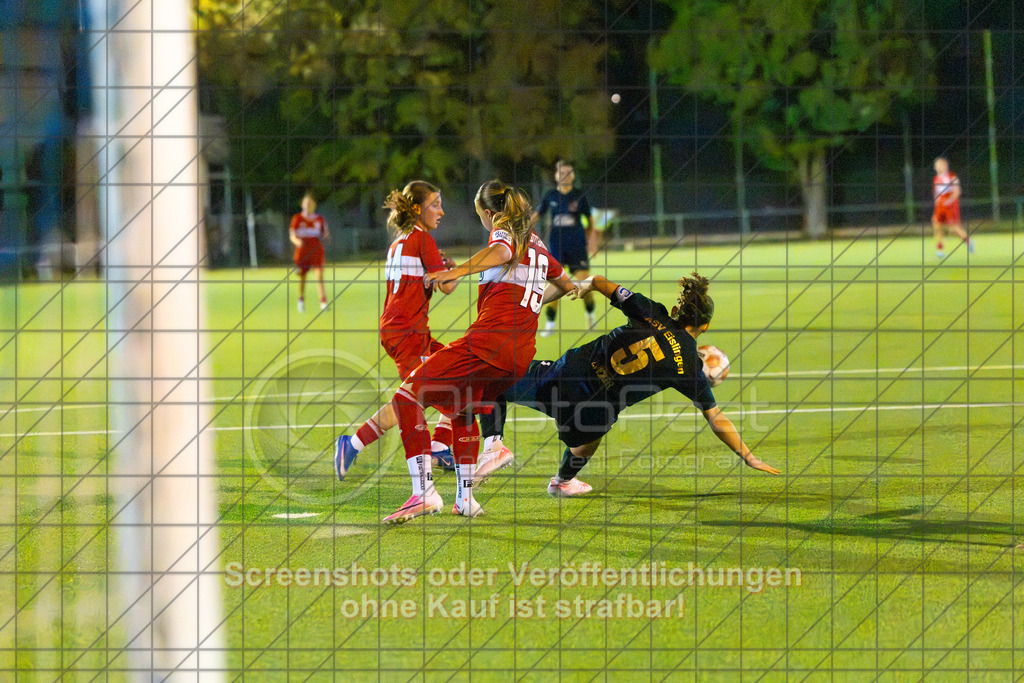 20261007_194132_0163_(c)_by_PhotoPeet | #,ASV Spartania Eislingen (blau) vs. VFB Stuttgart (rot), Fußball, Verbandspokal der B-Juniorinnen,  Saison 2026/2027, Kunstrasenplatz, Öschhalle, 73054 Eislingen, 07.10.2026 - 18:30 Uhr,Foto: PhotoPeet / Sport- &amp; Eventfotografie / Peter Harich