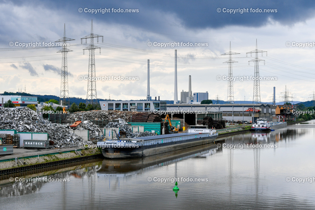 Deutschland_ Baden-Wuerttemberg_ Plochingen_ 03.08.2025-11 | 03.08.2025, Deutschland, GER, Baden-Wuerttemberg, Plochingen, im Bild Themenbild, Schrottplatz, Kaatsch, Frachtschiff, Neckar, Nordseekai, Schrott, Metall, Altmetall, Recycling, Entsorgung, Schredderanlage, Schrottpresse, Rohstoffgewinnung, Restwert, Werkstoffkreislauf, Kupfer, Aluminium, Eisen, Feature, Symbolbild