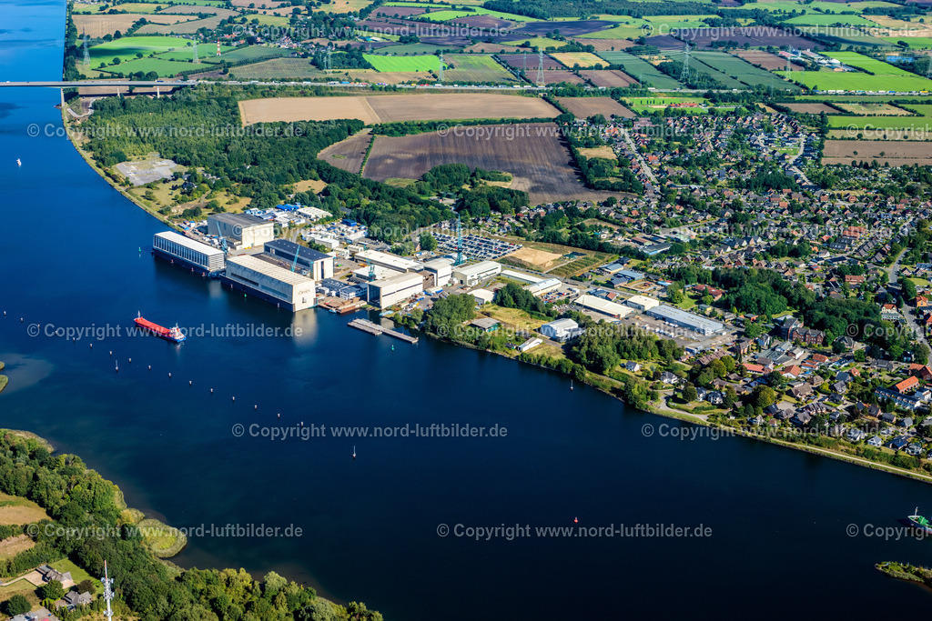 Rendsburg_Rendsburger_Hochbrücke_Nord_Ostsee_Kanal_ELS_2396200922 (7) | SCHACHT-AUDORF 20.09.2022 Werftgelände der Lürssen-Kröger Werft in Schacht-Audorf am Nord-Ostsee-Kanal im Bundesland Schleswig-Holstein. // Shipyard area of the Luerssen-Kroeger shipyard in Schacht-Audorf on the Kiel Canal in the federal state Schleswig-Holstein. Foto: Martin Elsen
