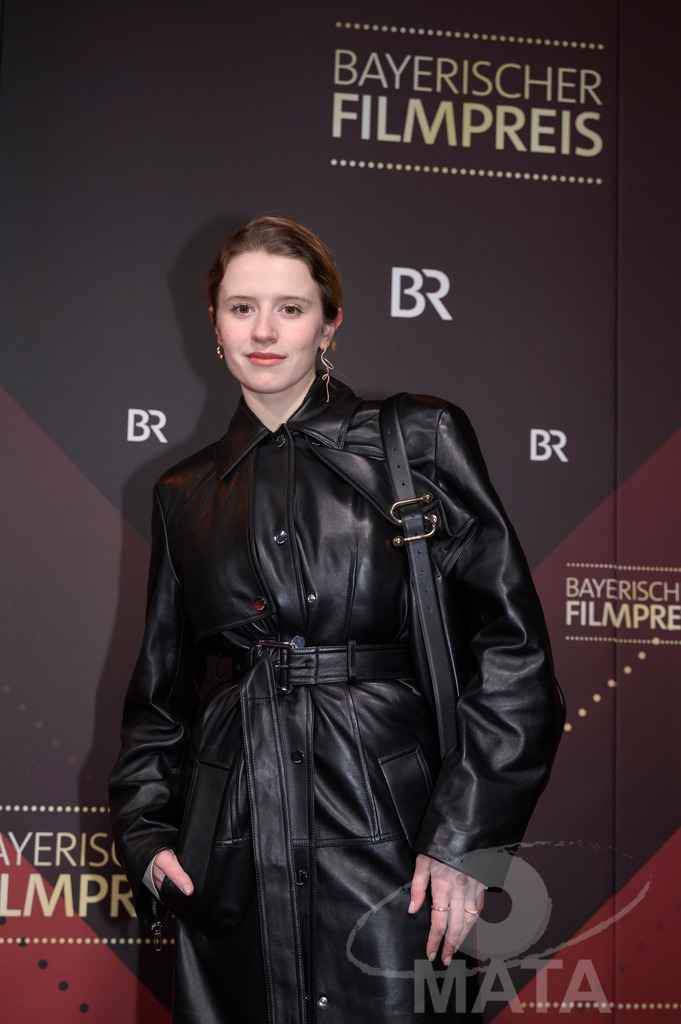 _DWI5118 | Katharina Stark bei der Verleihung des 47. Bayerischen Filmpreises 2026  im Prinzregententheater. München, Deutschland. Der Bayerische Filmpreis wird seit 1979 von der Bayerischen Staatsregierung verliehen, um die Bedeutung des Kinofilms als Kulturgut herauszustellen - Realisiert mit Pictrs.com