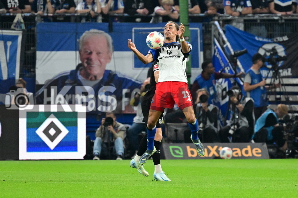 KBS Picture_HSV-FCStPauli_046 | v.v. Poulsen Yussuf (HSV) , Oppie Louis (St.Pauli) ,Sportplatz :  Volksparkstadion,Hamburger Derby, - Realisiert mit Pictrs.com