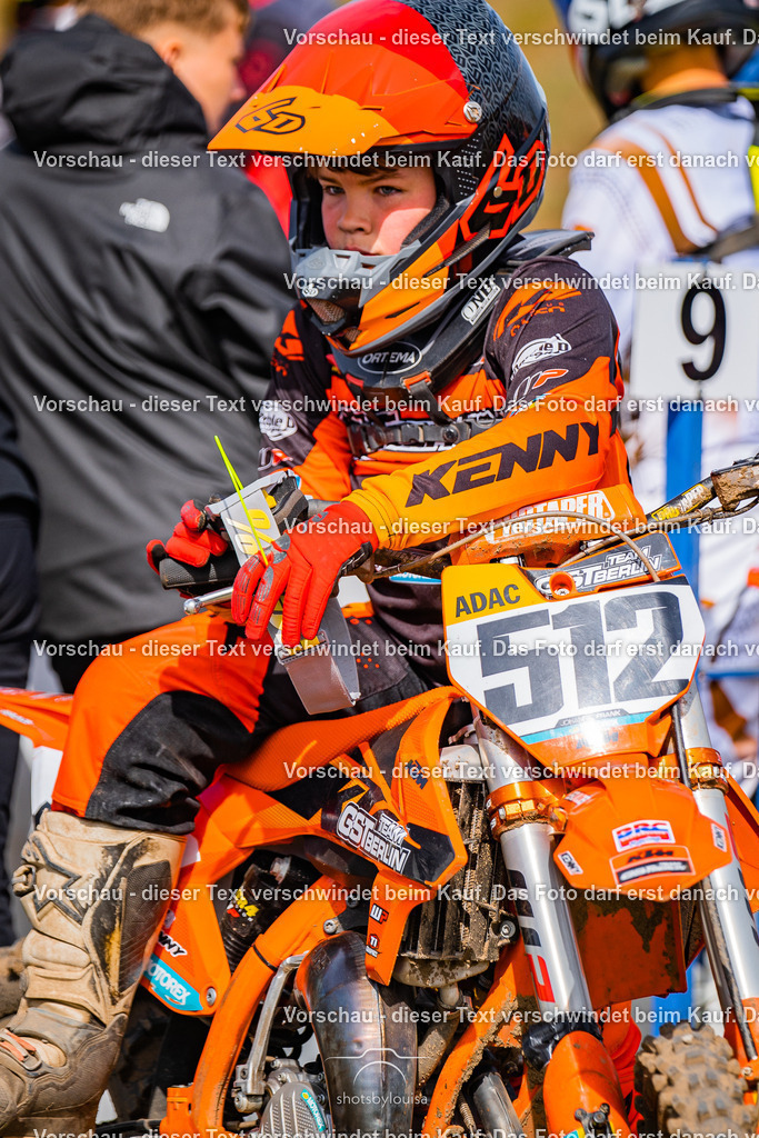 04_13_Bensdorf_85-1877 | Sportfotografin aus Berlin-Brandenburg mit Fokus auf Motocross. Ich halte deine sportliche Leistung und echte Emotionen auf und neben der Strecke professionell fest. Entdecke die Fotos von deinem Rennen und bestelle sie direkt hier im Shop.