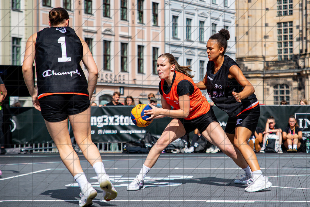 DIE FINALS 2025 | Dt. Meisterschaft 3x3 U18w | //  01.08.25: DIE FINALS 2025 | Dt. Meisterschaft 3x3 U18w / Dresden / Deutschland  //   CREDIT:www.bullenfotos.de, Martin König, Hörner Weg 40, D-49078 Osnabrück, +4917663732967 // Nutzung und Weitergabe nur zu den vereinbarten Zwecken. Presseanfragen an Ersteller. Alle Rechte beim Ersteller. Honorierung nach MFM. - Realisiert mit Pictrs.com