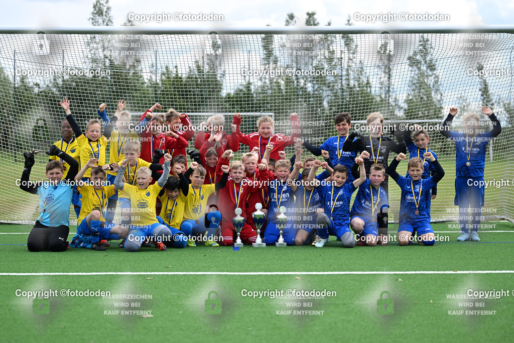 DSC_8347 | Platz 1. SV Wittmund (links) / Platz 2. BW Borssum Emden (rechts) / Platz 3.TV Bunde (mitte)