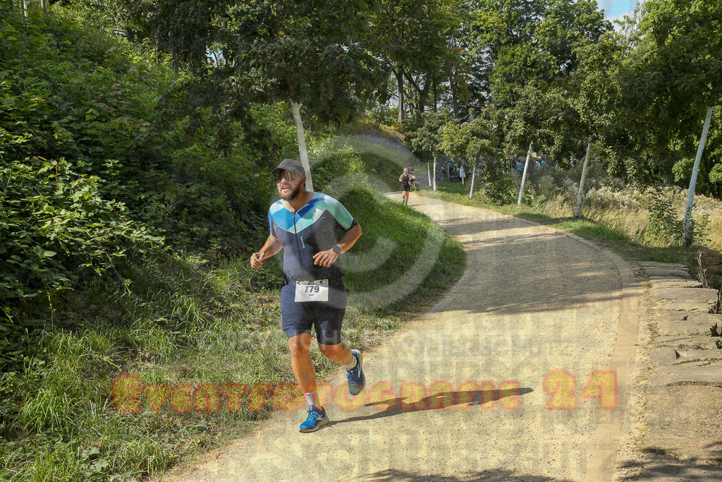 250824_1452_EX1_7863 | Sportfotografie im Rhein-Sieg Kreis, Köln, Bonn, NRW, Rheinland Pfalz, Hessen, etc. Unser Tätigkeitsfeld umfasst den Laufsport vom Volkslauf über den Marathon, Duathlon, Triathon bis zum Ultralauf wie Kölnpfad Ultra oder Schindertrail.