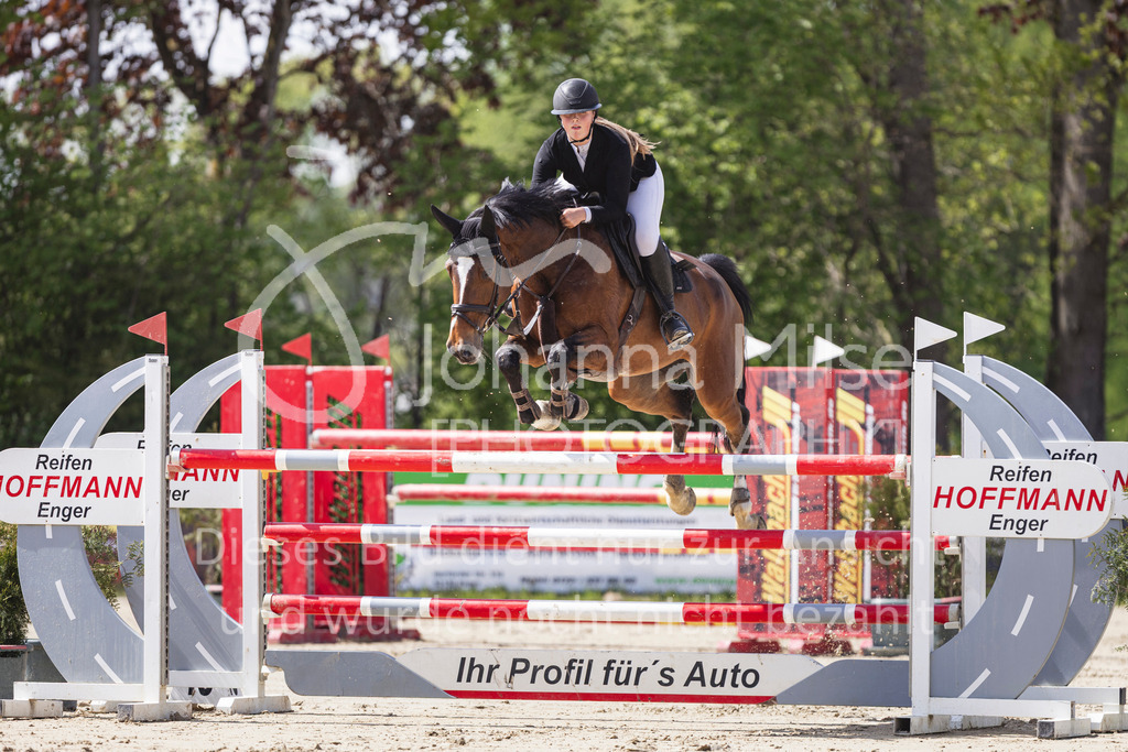 260502_Spenge_10_Punkte-M2-103 | Deine schönsten Turniermomente als professionelle Fotos! Entdecke hochwertige Pferdesport-Fotografie im Online-Shop. Jetzt Fotos finden & bestellen!