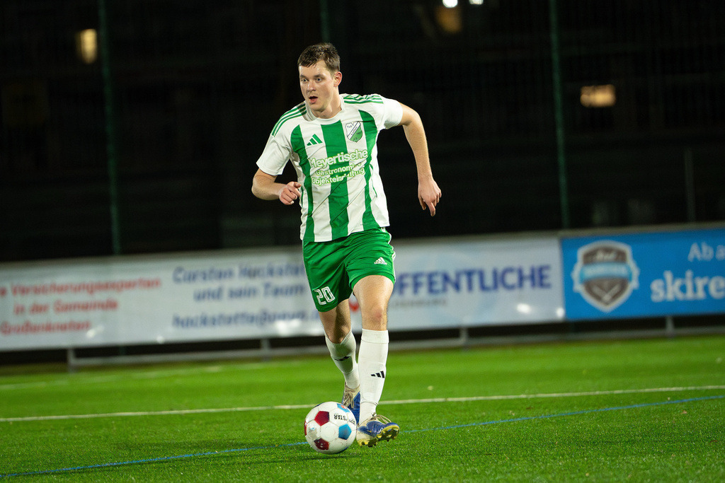 Fußball I Herren I Saison 2025-2026 I Freundschaftsspiel I TSV Grossenkneten - TuS Lutten I 0873 | Steffen Karns (20, TuS Lutten) - Realisiert mit Pictrs.com