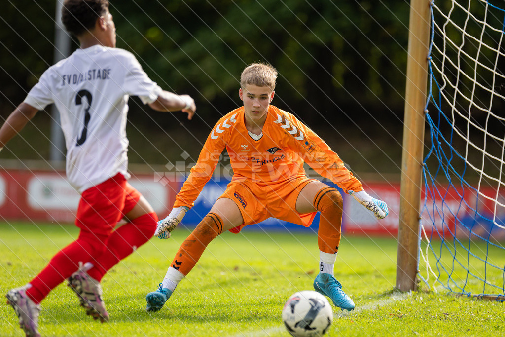 20250920_Picselweb-Fotografie_1R3_1580 | JFV D/A &amp; Stade - VfB Oldenburg0:1 VfB no70:2 VfB no70:3 VfB JFV Eigentor0:4 VfB no70:5 VfB no71:5 JFV no3 Jaric Jimenez-Voss2:5 JFV no9 Janko Sylvester3:5 JFV no16 Damian Elias Mihro Burekovic - Realisiert mit Pictrs.com