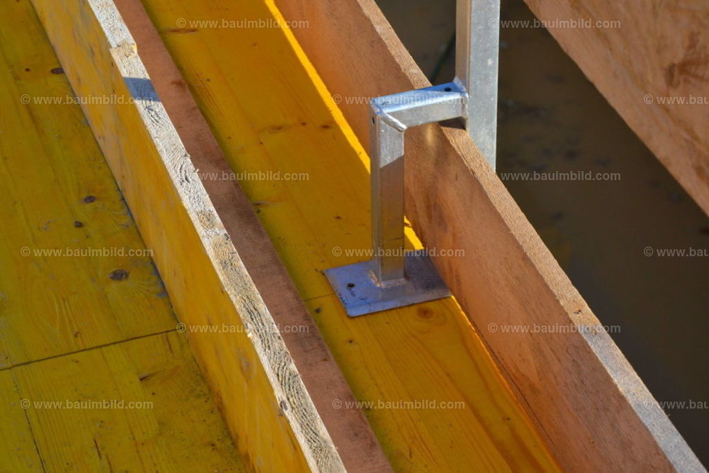 bib-lg04-betonarbeiten-0530 | Nach LV-Leistungsgruppen sortierte Detailfotos über den Bau eines Hauses. Alle Hausbau-Bilder direkt vom Urheber und Autor der Website Haus-Selber-Bauen.com