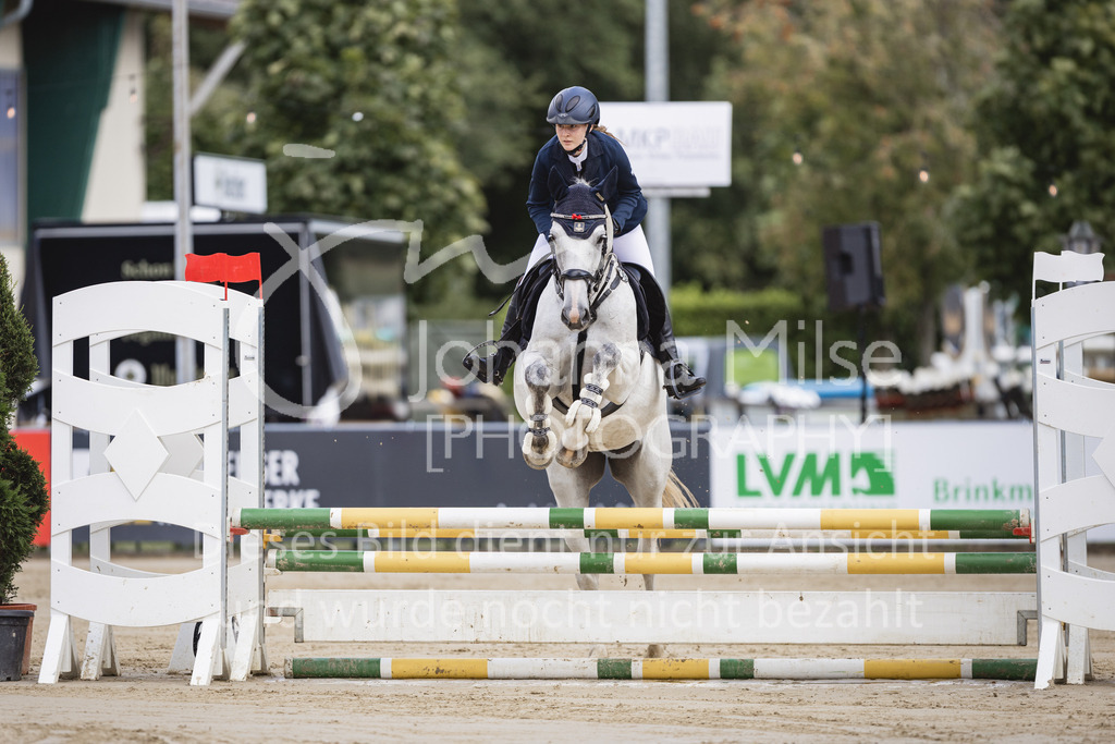 230826_Delbrueck_Stil-E-702 | Deine schönsten Turniermomente als professionelle Fotos! Entdecke hochwertige Pferdesport-Fotografie im Online-Shop. Jetzt Fotos finden & bestellen!