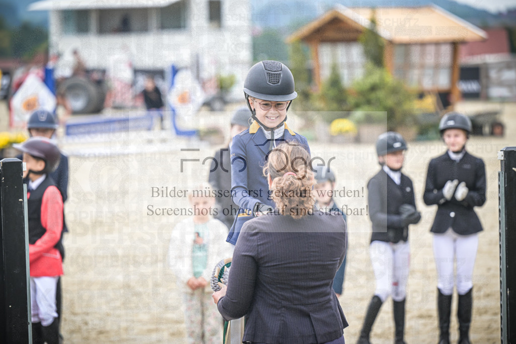 DOS_0009 | Entdecke hochwertige Reitturnierfotos von Foto Oger. Professionell, emotional und authentisch – jetzt Lieblingsmomente im Shop bestellen.Deutschlandweite Turnierfotografie. - Realisiert mit Pictrs.com