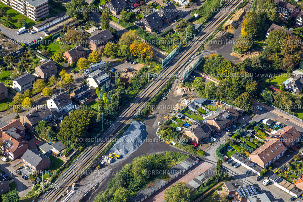 Dinslaken241009051 | Luftbild, Baustelle und Brücke Dianastraße, Baustelle und Ausbau der Betuweroute und Betuwe-Linie Eisenbahnstrecke, Hagenviertel, Dinslaken, Ruhrgebiet, Nordrhein-Westfalen, Deutschland