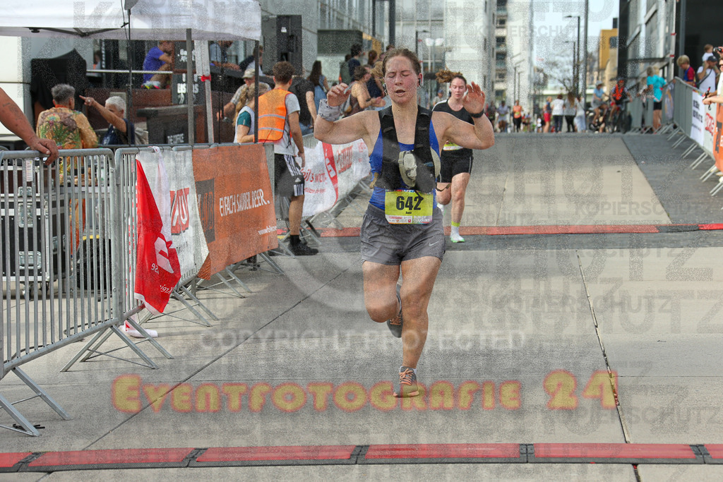 250920_1537_EX1_0237 | Sportfotografie im Rhein-Sieg Kreis, Köln, Bonn, NRW, Rheinland Pfalz, Hessen, etc. Unser Tätigkeitsfeld umfasst den Laufsport vom Volkslauf über den Marathon, Duathlon, Triathon bis zum Ultralauf wie Kölnpfad Ultra oder Schindertrail.