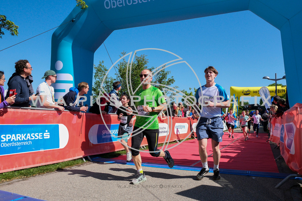 ..... | LINZ,AUSTRIA,27.April 24, Int. 3 Brückenlauf Linz  , Image shows: Photo: WAPICS / Michael ring