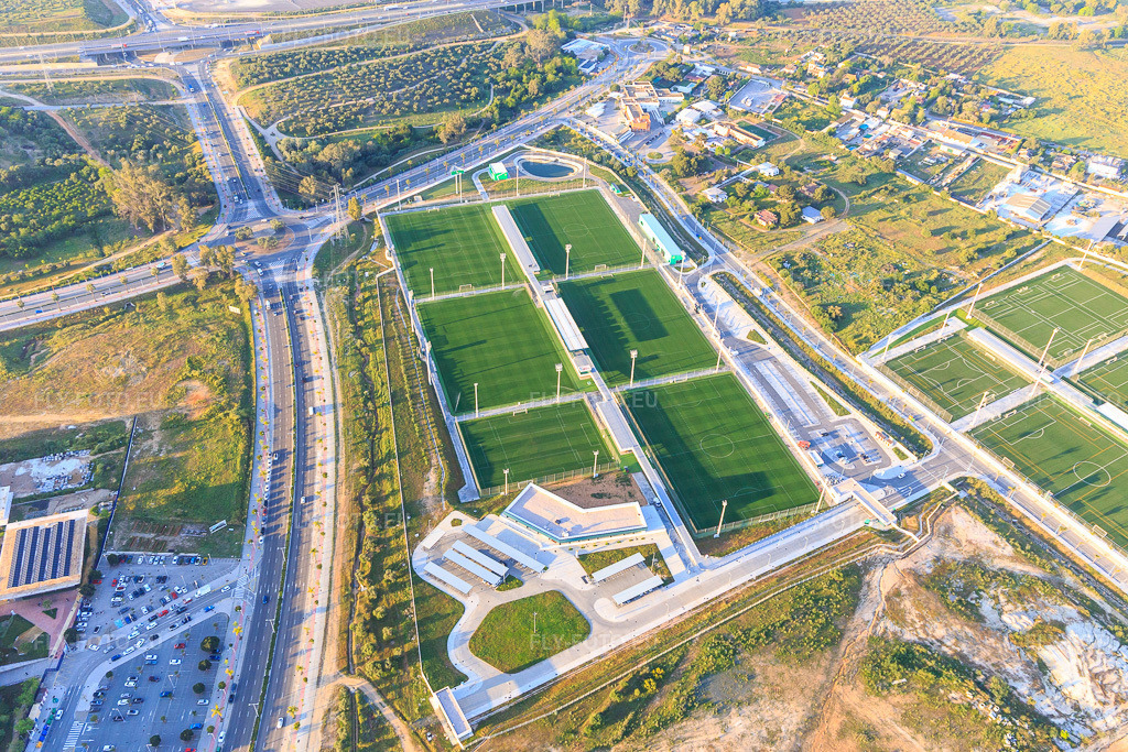 Vue aérienne: Stades sportifs Ciudad Deportiva Rafael Gordillo • Real Betis Balompié à Dos Hermanas dans le département Séville, Espagne. Photo: IMG_145688.jpg prise le 22/04/2025 par Werner Riehm/FLY-FOTO.eu – Résolution de l'original: 5472 x 3648 px