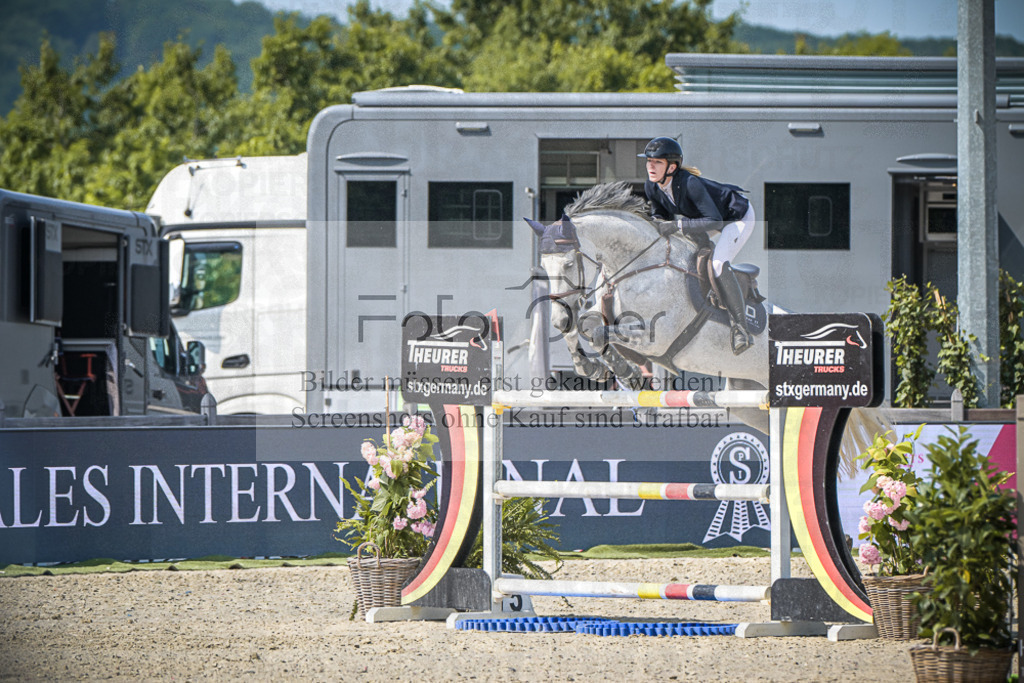 DOS_6161 | Entdecke hochwertige Reitturnierfotos von Foto Oger. Professionell, emotional und authentisch – jetzt Lieblingsmomente im Shop bestellen.Deutschlandweite Turnierfotografie. - Realisiert mit Pictrs.com