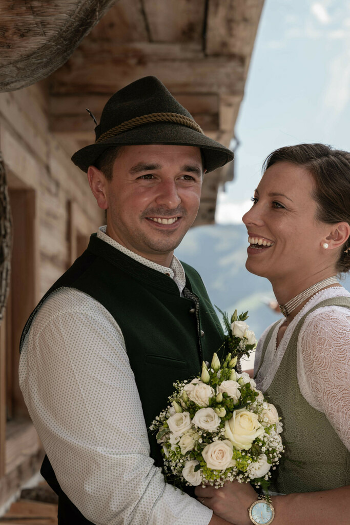 Hochzeits Shooting am Berg | Ein Hochzeits Shooting in Tracht  - Realisiert mit Pictrs.com