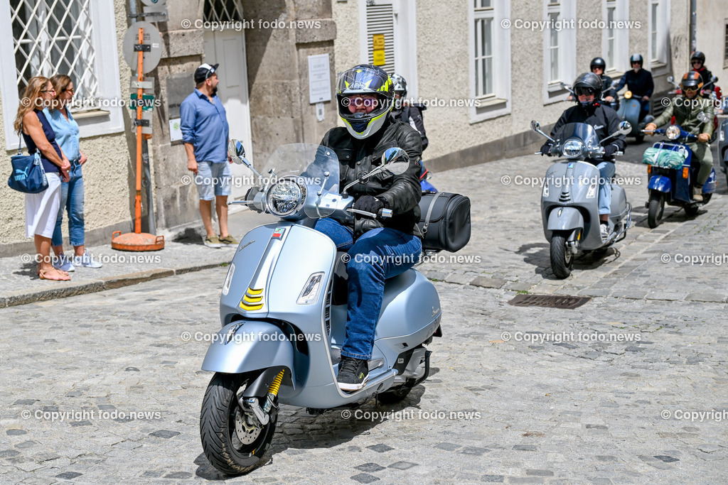Vespatreffen 2024 Altstadt Linz_ 15.06.2024-88 | 15.06.2024, Linz, AUT, Altstadt Linz, im Bild Vespatreffen in der Altstadt Linz 2024©Harald Dostal / fodo.news