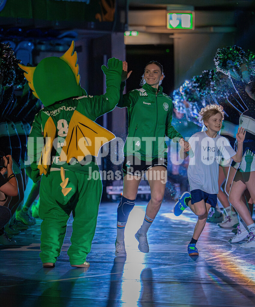 Handball I Frauen I Saison 2025-2026 I 1. HBF I 15. Spieltag I VFL Oldenburg - SV Union Halle-Neustadt 0010 | Toni-Luisa Reinemann (4, VfL Oldenburg) - Realisiert mit Pictrs.com